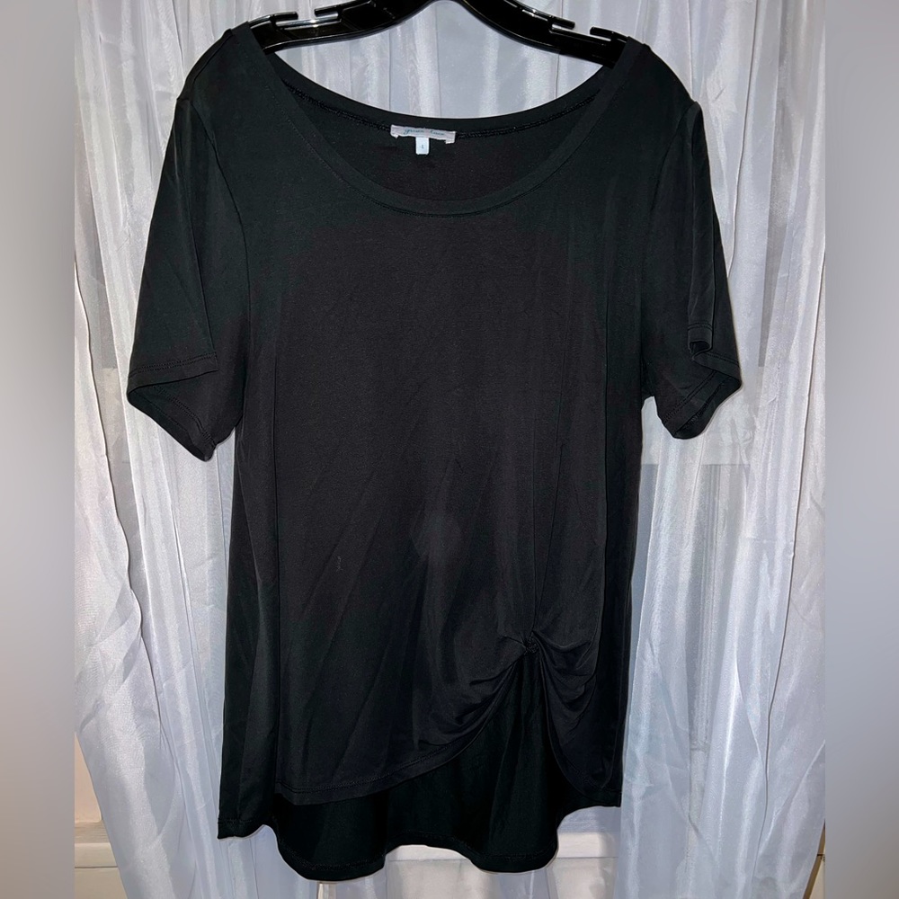 AMAZINGLY COMFY TEE with French knot😍